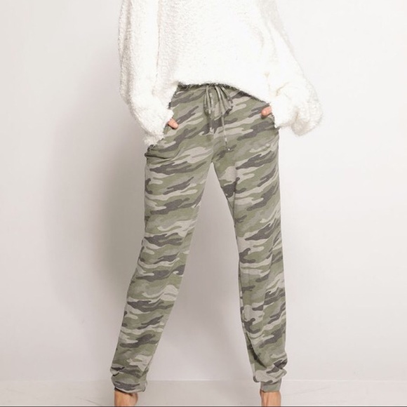 Pants - 1 LEFT‼️5🌟Loungin’ Camo Joggers-Olive